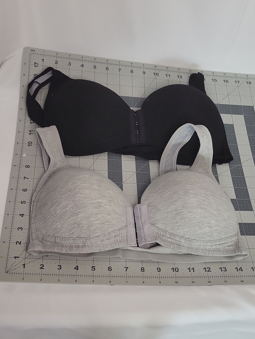 Women's Seamless Everyday Comfort Bra - Black and Light Gray